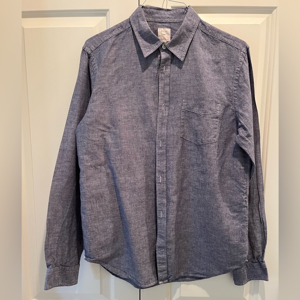 Gap Linen blend button up shirt. Great Condition Large Blue